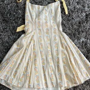 Lucy in the sky NWOT, size s yellow floral halter dress